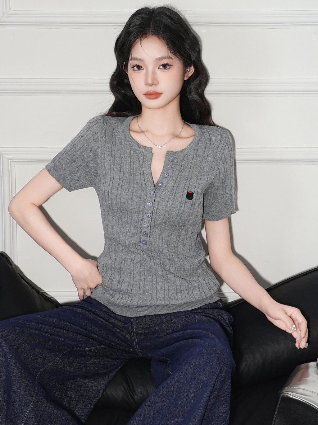 Neck Lightweight Knit Short Sleeve T-Shirt for Women, Fitted Cable Knit V-Neck Regular Shoulder Top